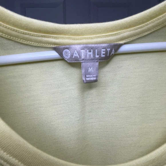 Athleta Yellow Tank Top Women’s Size Medium Hi Low Workout Activewear - Picture 3 of 5